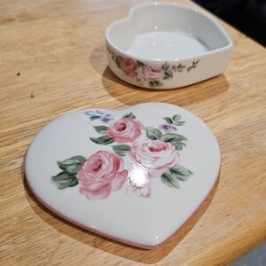 Heart-Shaped Porcelain Trinket Box with Pink Rose Design